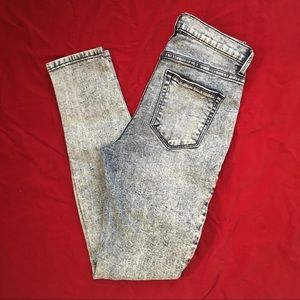 5 for $25 🥀 Acid wash skinny jeans